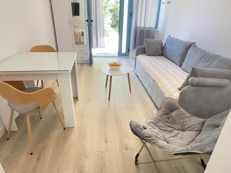 Palm Garden Apartment 1 - image 10