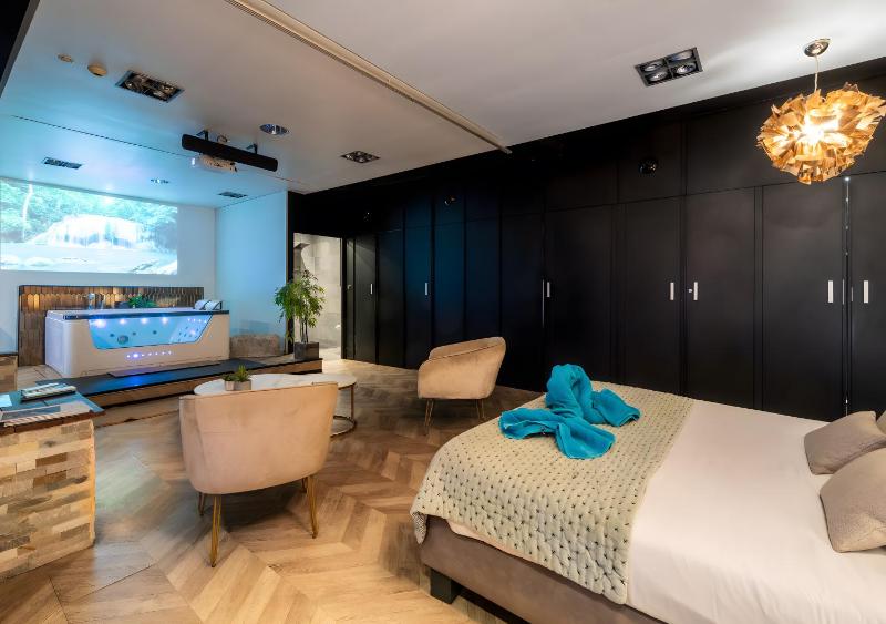 Studio romantique avec Jacuzzi - image 3