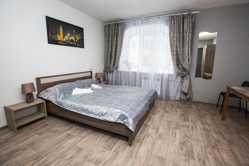 Large Double Room image 3