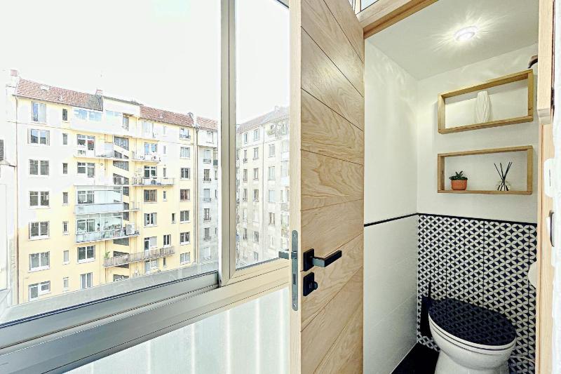 Superb Studio In The Center Of Annecy - image 11