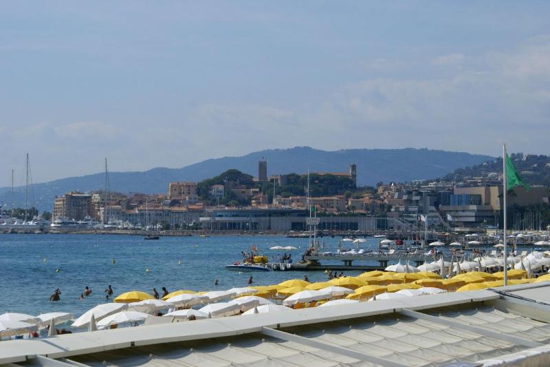 My elegant Studio in center of Cannes Festival - image 8