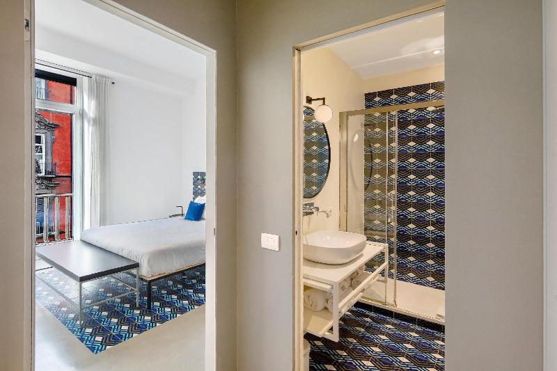 Deluxe Apartments in via Toledo - image 6