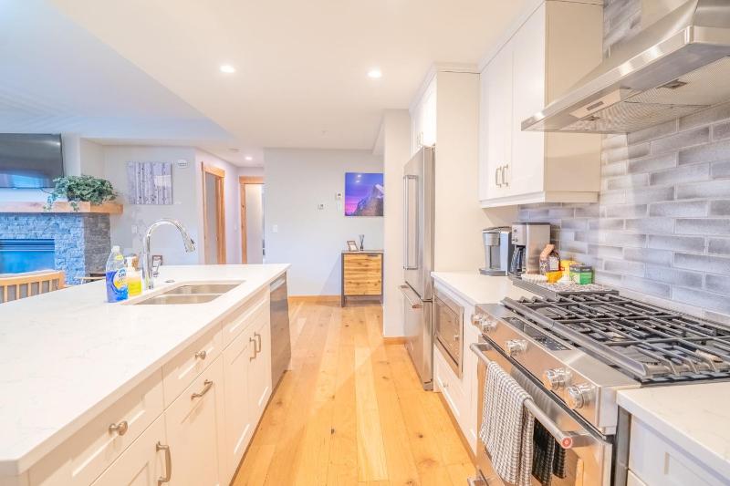 White Spruce Condo by Canadian Rockies Vacation Rentals - image 31