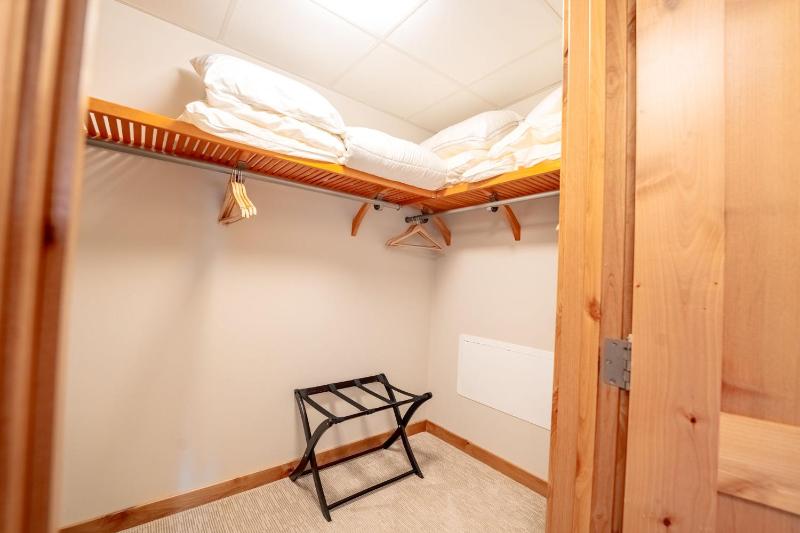 White Spruce Condo by Canadian Rockies Vacation Rentals - image 40
