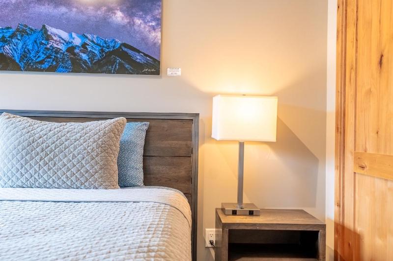White Spruce Condo by Canadian Rockies Vacation Rentals - image 28