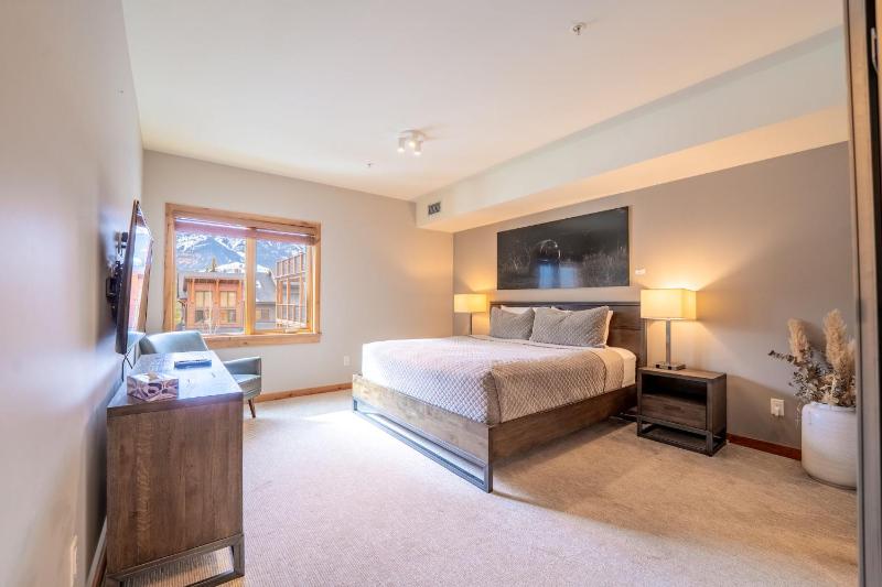 White Spruce Condo by Canadian Rockies Vacation Rentals - image 25