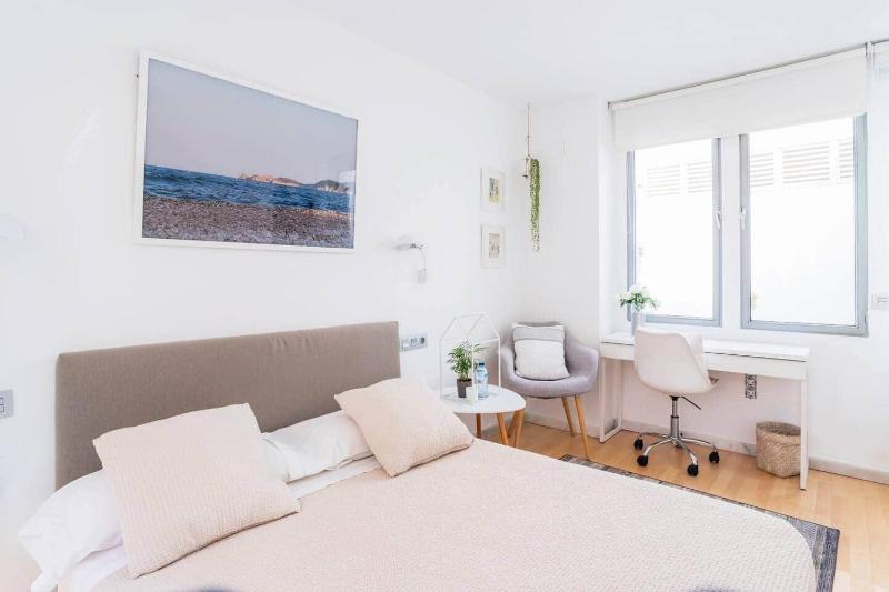 City Center Apartment With Shaded Terrace - image 5