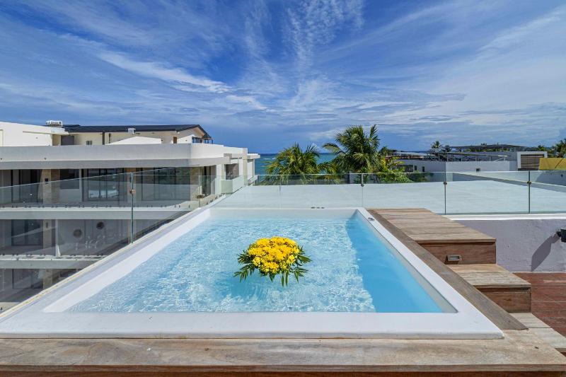 Stay at Ultravioleta Cabarete Beachfront Apartments by EvoKey - image 34