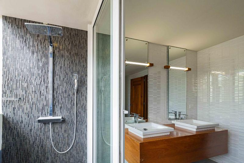 Stay at Ultravioleta Cabarete Beachfront Apartments by EvoKey - image 21