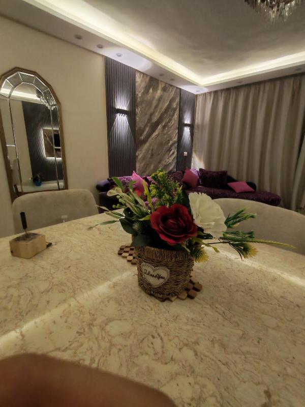 الاسكندريه المندره خطوات من الشاطئ ثاني نمره من الشاطيء تري البحر بوضوح من الجانب - image 12