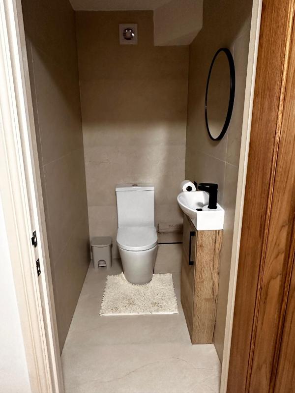 LuxeStay Apartments - image 32