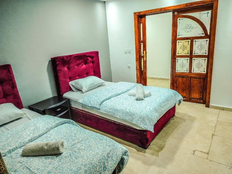 Prime Location Near Train Station Hilton View TGV - image 18