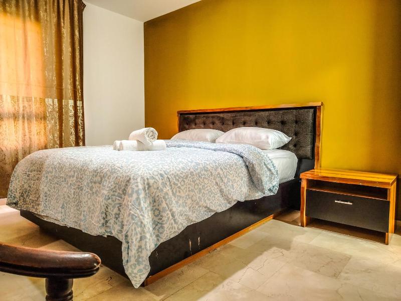 Prime Location Near Train Station Hilton View TGV - image 17