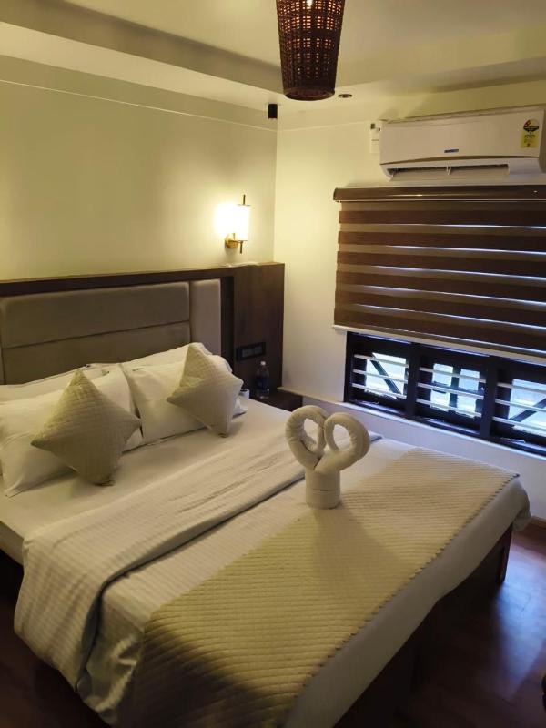 Elagance Premium Houseboats - image 13