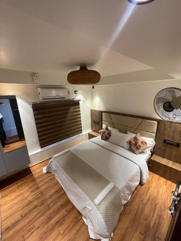 Elagance Premium Houseboats - image 8