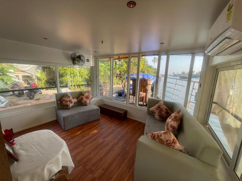 Elagance Premium Houseboats - image 6