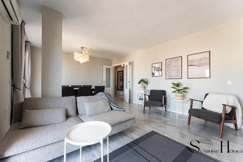 3 Bed Penthouse With Stunning views - image 12