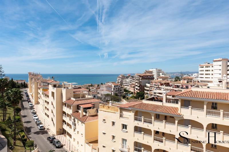 3 Bed Penthouse With Stunning views - image 15