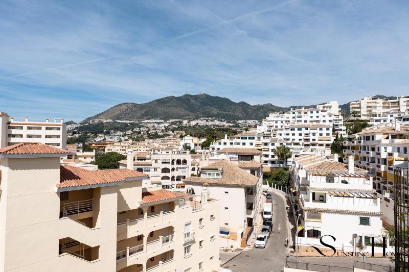3 Bed Penthouse With Stunning views - image 8