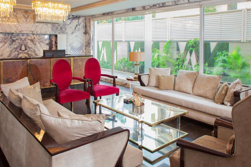 Casareina Luxury Apartments Gulberg - image 14