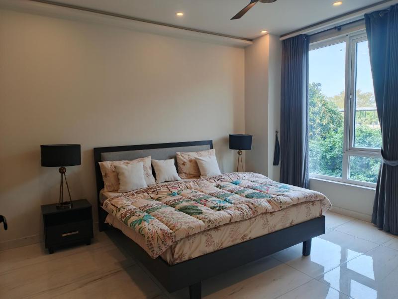 Casareina Luxury Apartments Gulberg - image 3