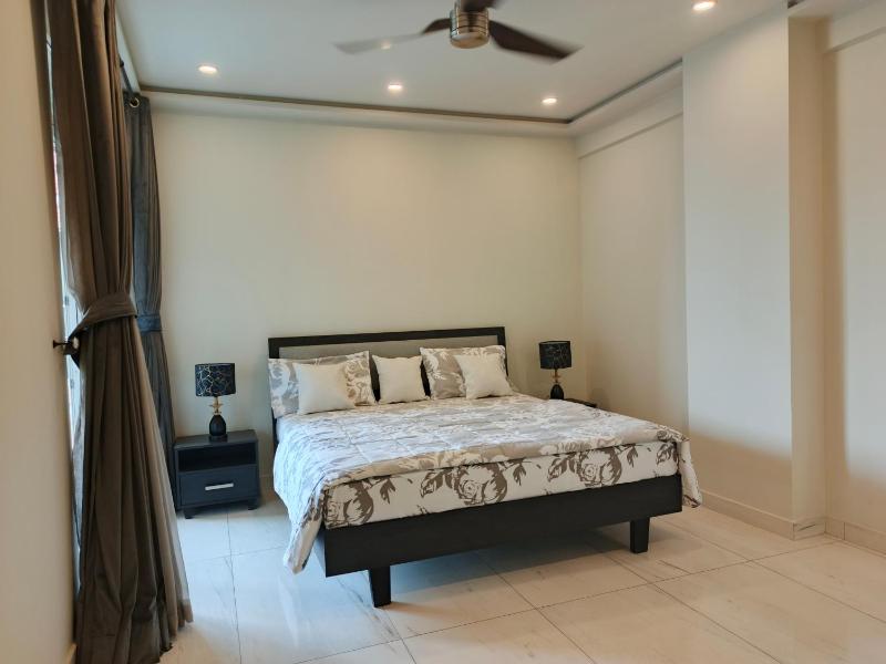Casareina Luxury Apartments Gulberg - image 16