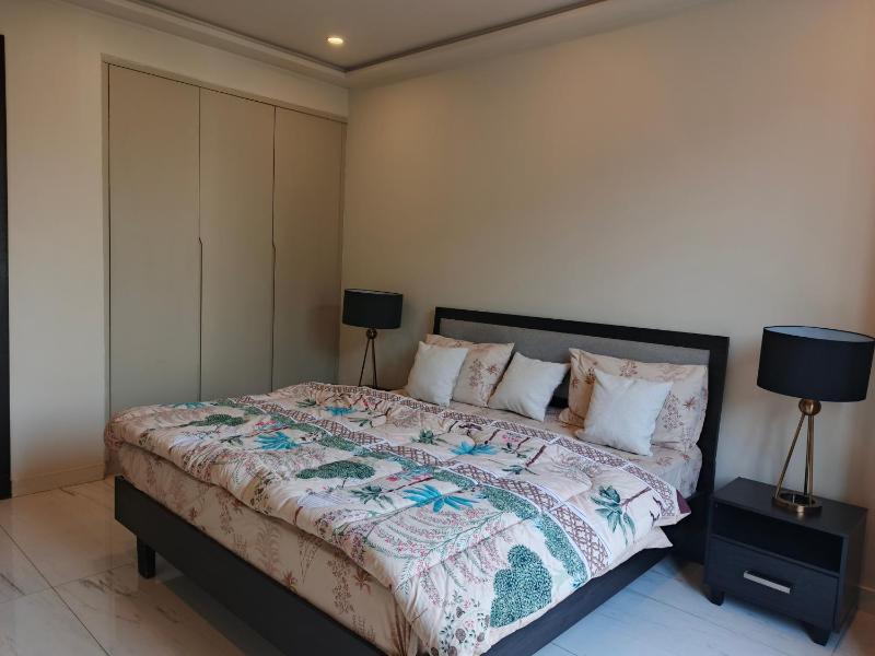 Casareina Luxury Apartments Gulberg - image 7