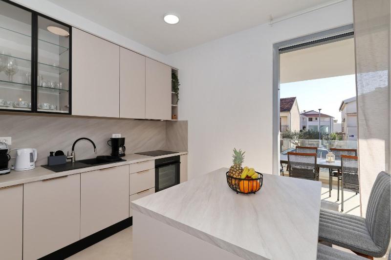 Oliver 2BR apartment with parking place - image 46