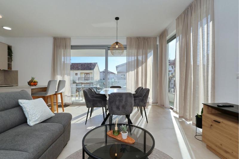 Oliver 2BR apartment with parking place - image 36