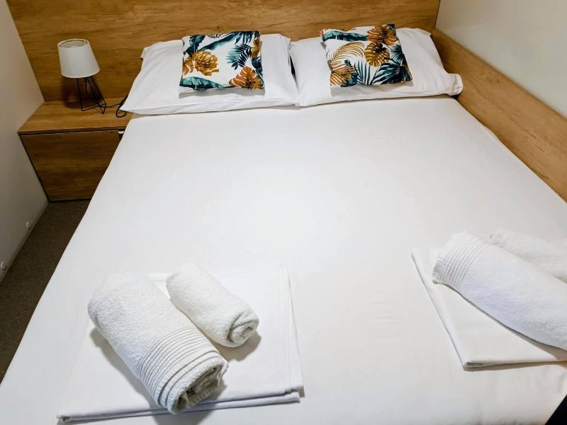 SAK Mobile Home Privlaka - Two Bedroom Mobile Home with Terrace and Sea View - image 20