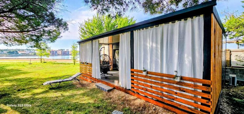 SAK Mobile Home Privlaka - Two Bedroom Mobile Home with Terrace and Sea View - image 12