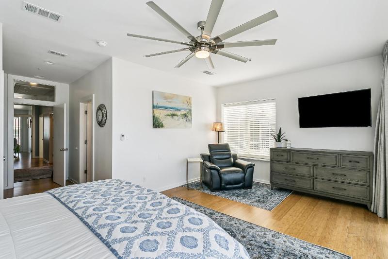 477 Fort Pickens Rd. - image 9