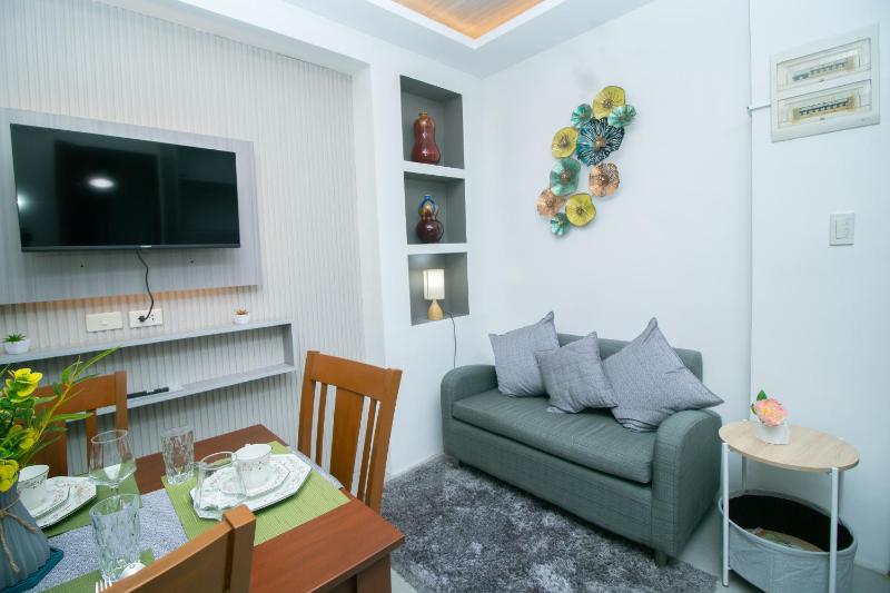 206 Executive Granvia Suites - image 3