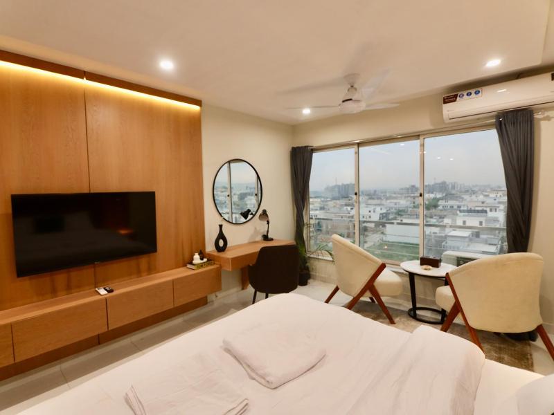 5 star hotel vibe-Premium modern and luxury apt - image 16