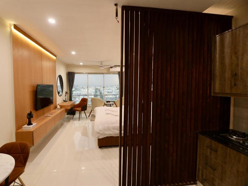 5 star hotel vibe-Premium modern and luxury apt - image 12