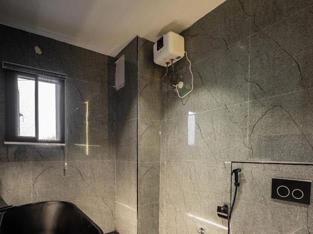 Ultra-modern 4-bedroom maisonette penthouse - image 13