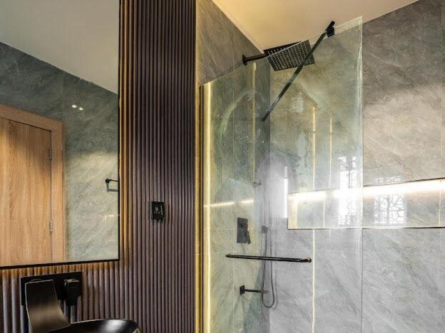 Ultra-modern 4-bedroom maisonette penthouse - image 15