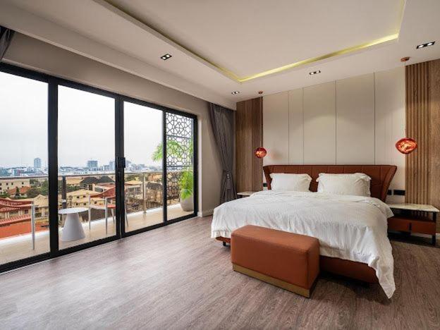 Ultra-modern 4-bedroom maisonette penthouse - image 2