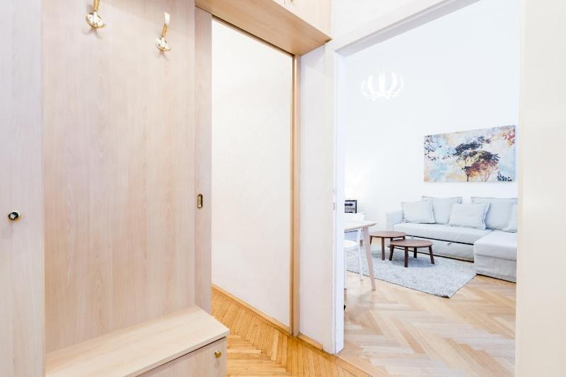 Studio Apartment image 2