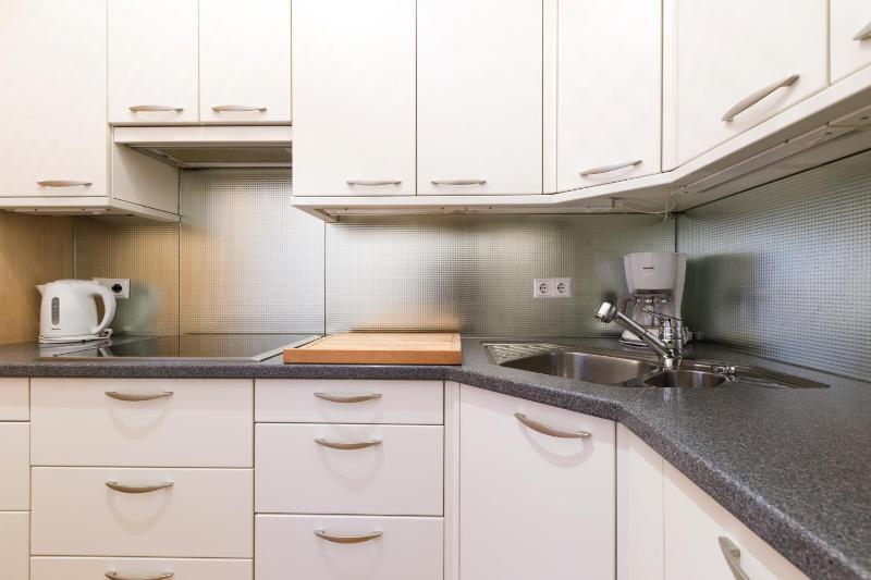 Studio Apartment image 4