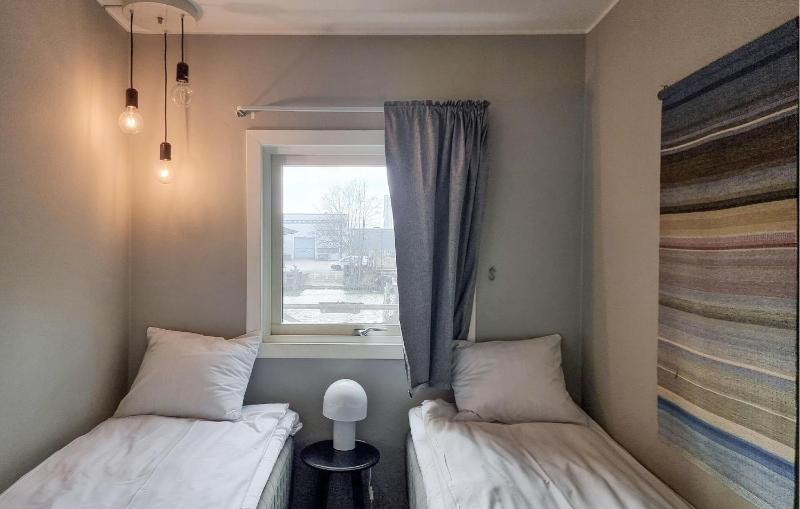 Gorgeous Apartment In Göteborg With Sauna - image 15
