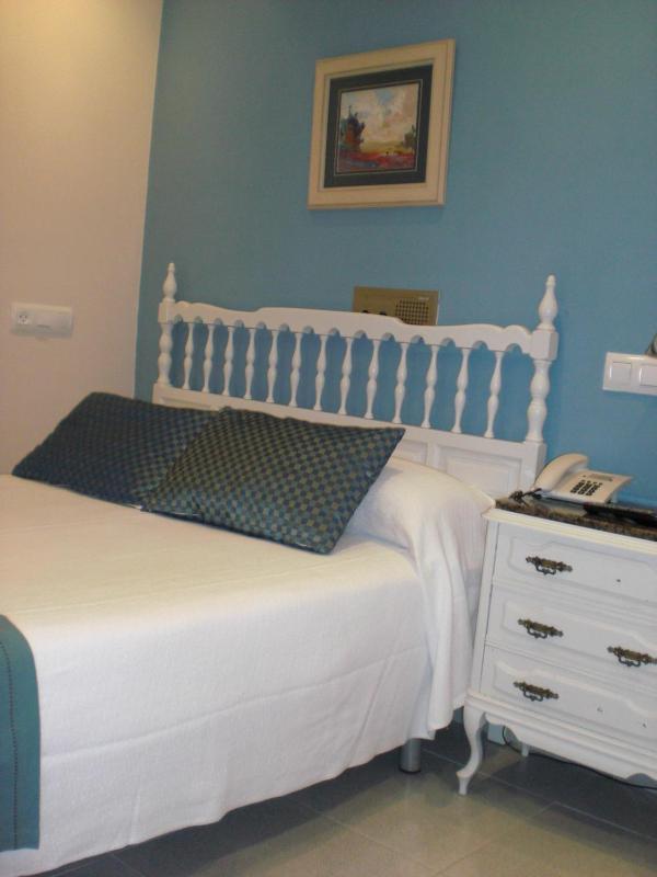 Double or Twin Room image 4