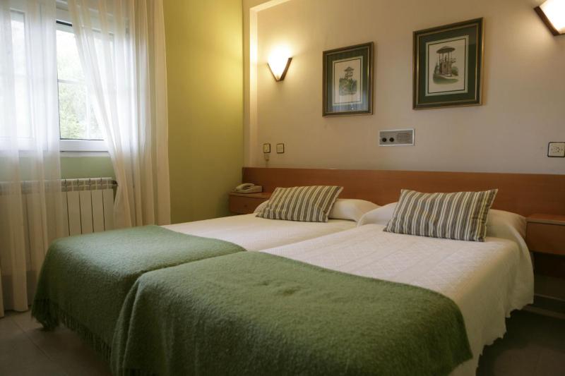 Double or Twin Room image 2