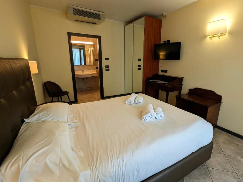 Yachting Hotel Mistral - image 36