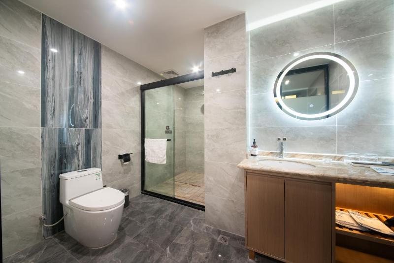 Cavalier Hotel Chongqing - image 45