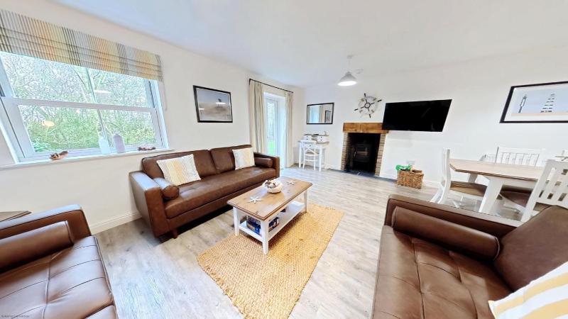 Old England Cottage - Part of the The Bay Filey Holiday Village with pool gym and direct beach access pub restaurant tennis and meadows walks - image 45