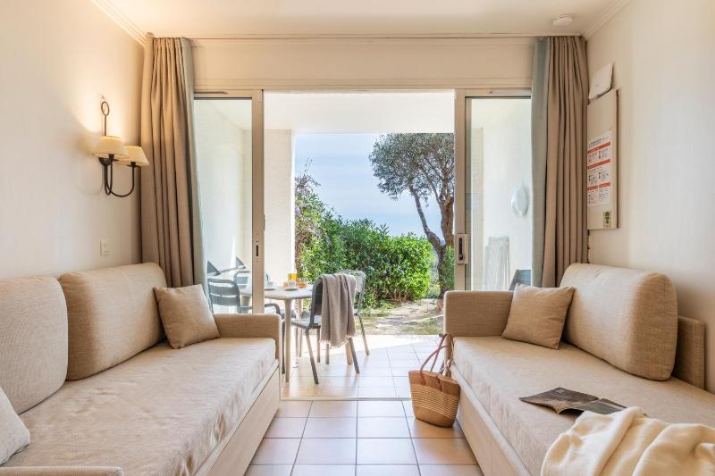 Pierre and Vacances restanques St Tropez - image 15