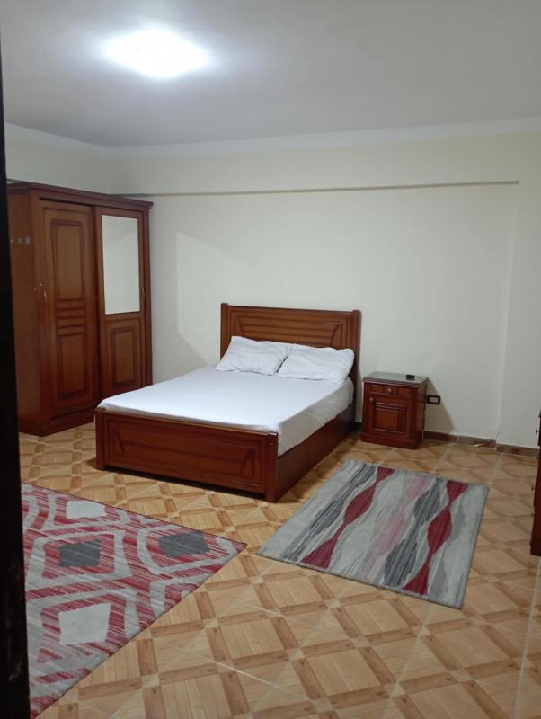 Modern Sea View Apartment in Prime Location - image 6