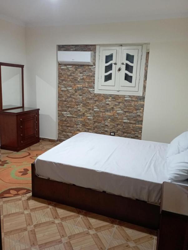 Modern Sea View Apartment in Prime Location - image 3