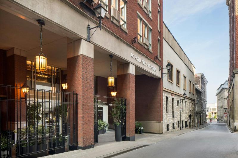 AC Hotel Old Montreal - image 1